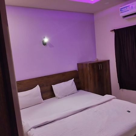 Hotel Greenland Luxury ปูรี ภายนอก รูปภาพ