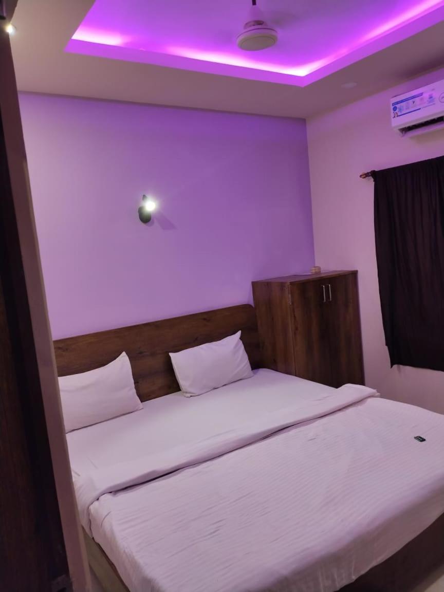 Hotel Greenland Luxury ปูรี ภายนอก รูปภาพ